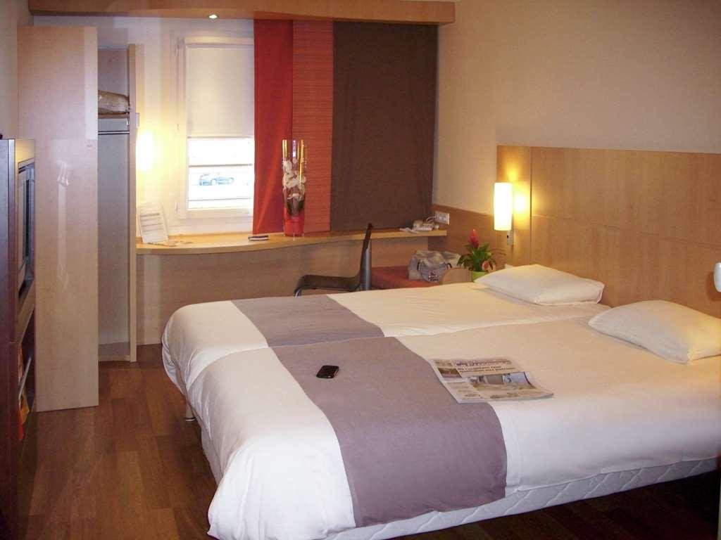 Ibis Istres Trigance Hotel Room photo